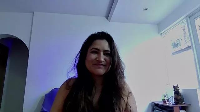 DeesseLuxure from StripChat