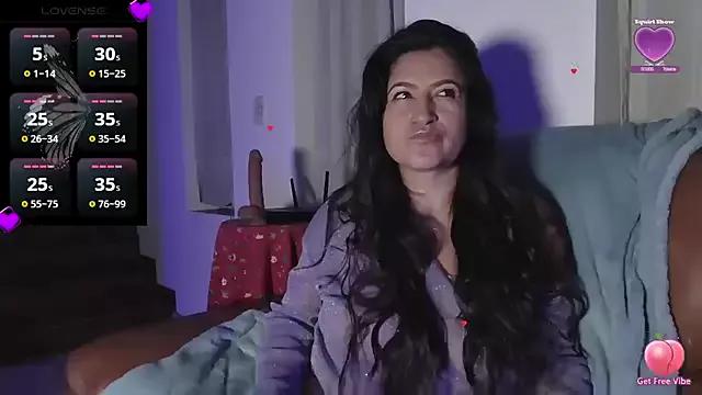DeesseLuxure from StripChat