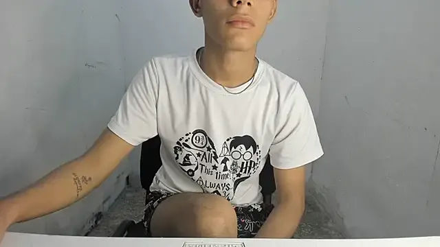 Deivi_colins_23 from StripChat is Freechat