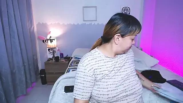 Delilah_Belmont from StripChat is Freechat