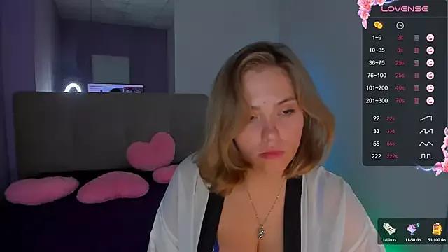 DellaRowe from StripChat