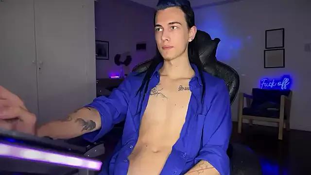 Den_BlueXx from StripChat is Freechat