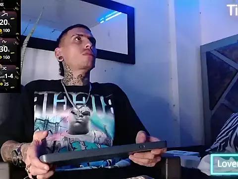 denverwhitee from StripChat is Freechat