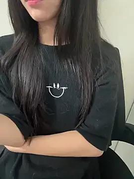 Desi_sara from StripChat is Freechat
