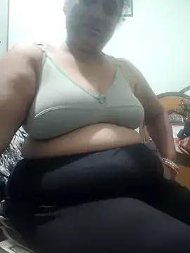 DesiLoverz from StripChat is Freechat