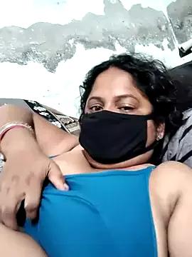 DesiLoverz from StripChat is Freechat