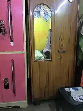 DesiRiya101 from StripChat is Freechat