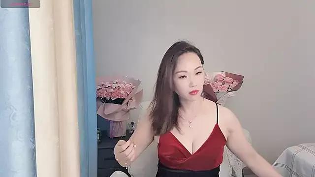 Dewluna from StripChat is Freechat