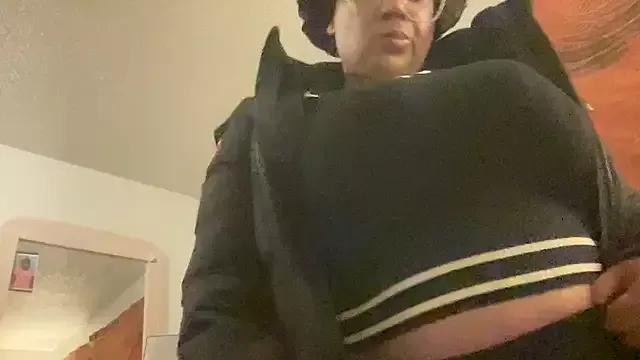 DezerayDelicious from StripChat