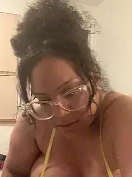 DezerayDelicious from StripChat