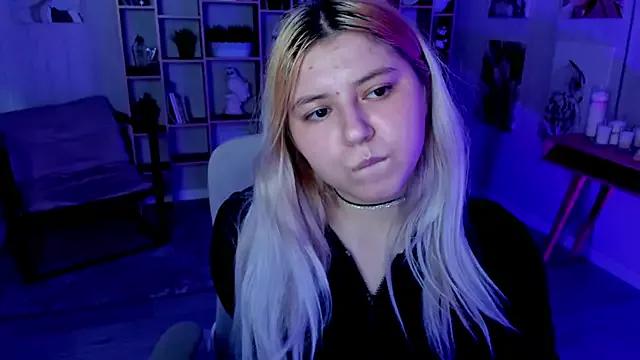 DiaAngell from StripChat