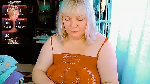 DiamondNata from StripChat is Freechat