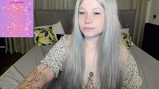 Try our streaming cams variety and talk on a personal level with our adorable girls streamers, showing off their bountiful shapes and dildos.