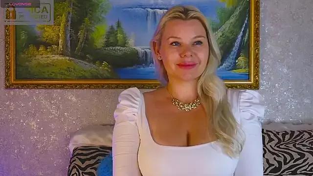 Diana_Granden from StripChat is Freechat
