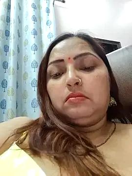 Dianaa9 from StripChat is Freechat