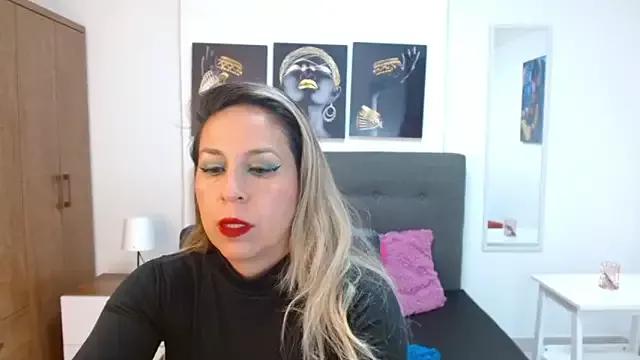 DianaPearls from StripChat is Freechat