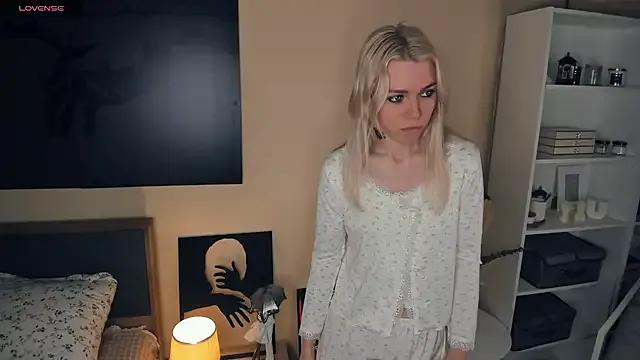 DianeHonnette from StripChat is Freechat