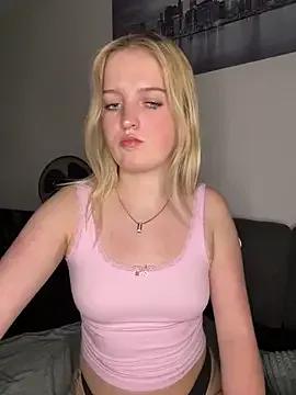 DieBlondeHannah from StripChat is Freechat