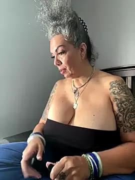 dieseldame1313 from StripChat is Freechat