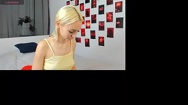 Try our streaming cams variety and talk on a personal level with our adorable girls streamers, showing off their bountiful shapes and dildos.