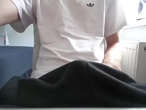 DirtyHanno2002 from StripChat is Freechat