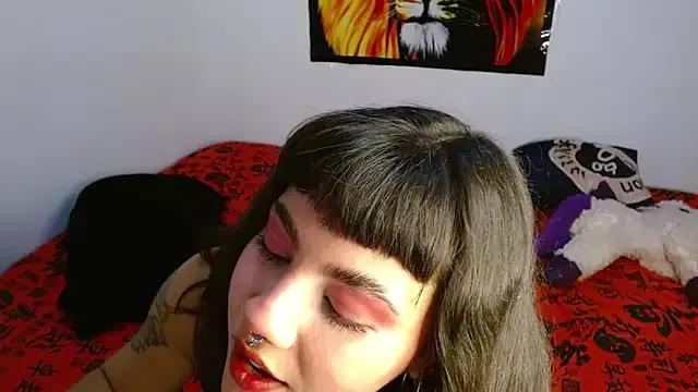 divine-jewel from StripChat