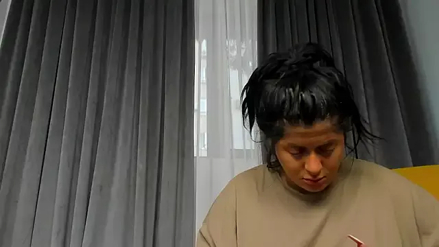 DivineAria from StripChat