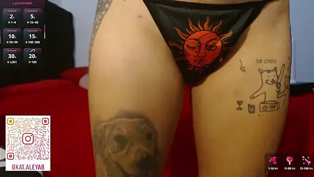 Divinejewel444 from StripChat