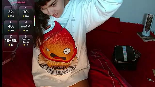 Divinejewel444 from StripChat