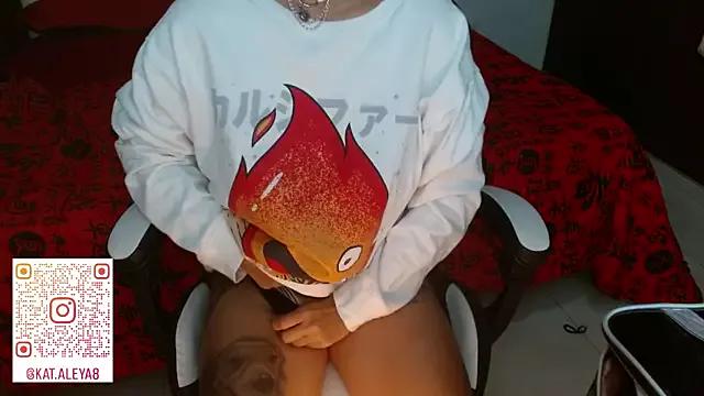 Divinejewel444 from StripChat