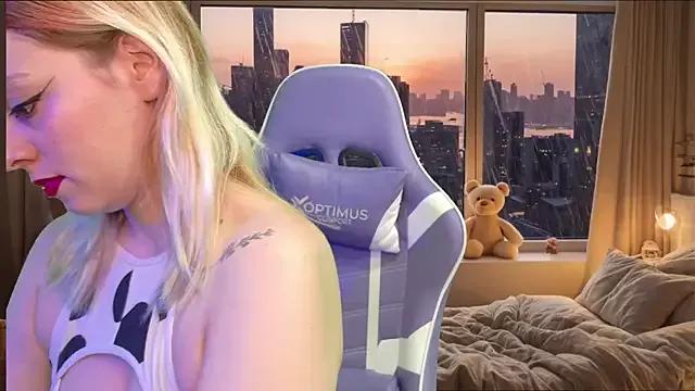 Try our streaming cams variety and talk on a personal level with our adorable girls streamers, showing off their bountiful shapes and dildos.