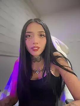 DOLL_ANDY from StripChat
