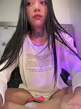 DOLL_ANDY from StripChat