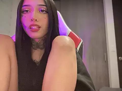 DOLL_ANDY from StripChat