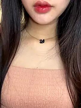 Dolly282 from StripChat is Freechat