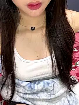 Dolly282 from StripChat is Freechat