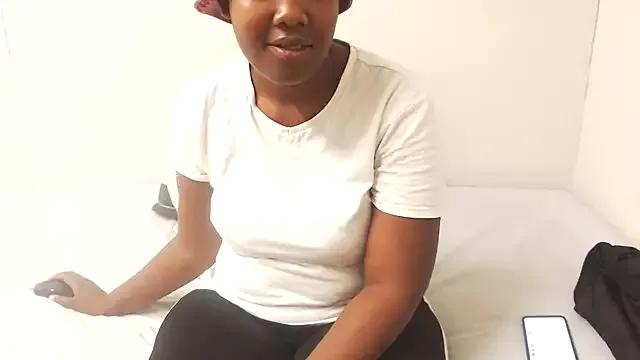 DollyAssZA from StripChat