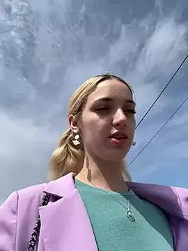 DollyTall from StripChat is Freechat
