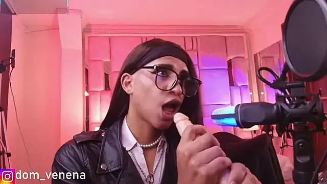 Dom_venena from StripChat
