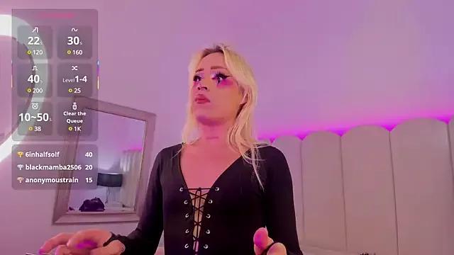 DominaDiosa_ from StripChat is Freechat