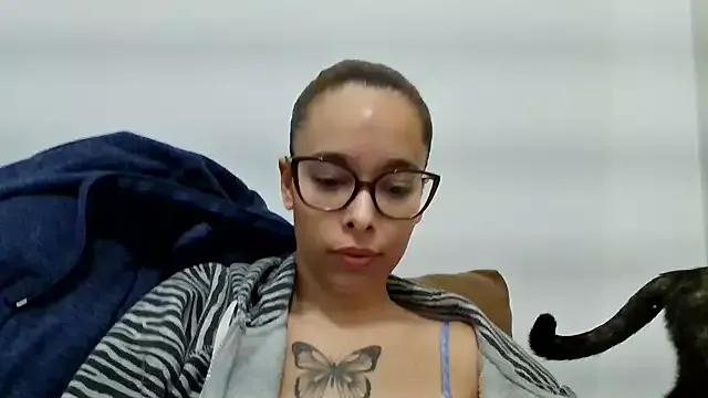 dominamoon_ from StripChat is Freechat