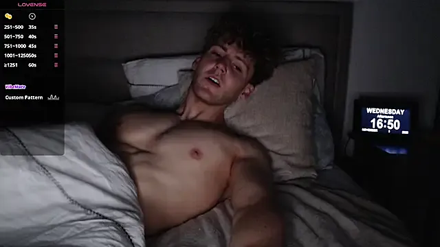 DominantAlex18 from StripChat is Freechat