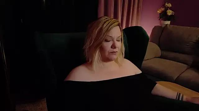DominaSadique from StripChat is Freechat