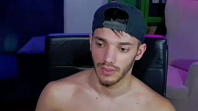 DominicValente from StripChat is Freechat