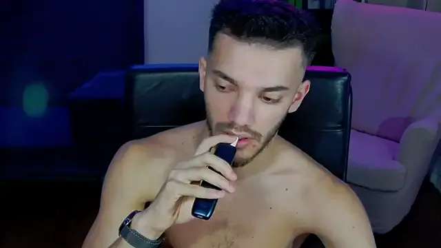 DominicValente from StripChat is Freechat
