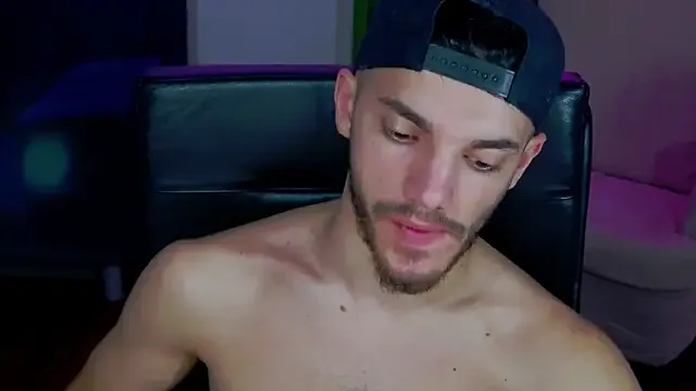 DominicValente from StripChat is Freechat