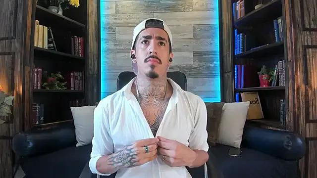 Donovan_Desmond from StripChat is Freechat