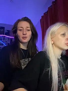 Dooubletroublee from StripChat