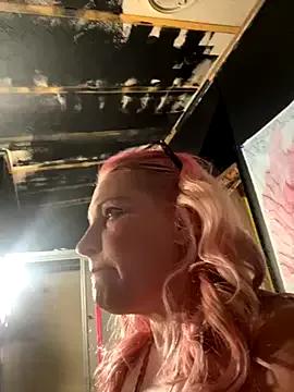 Dr_reneexoxo from StripChat