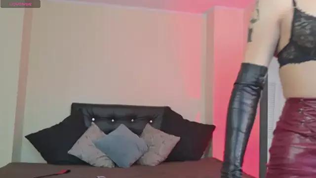 Draculairis from StripChat is Freechat